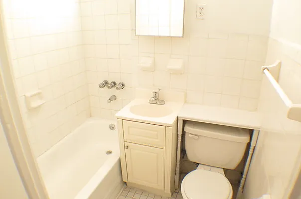 Rented by Glasser Realty LLC | media 14