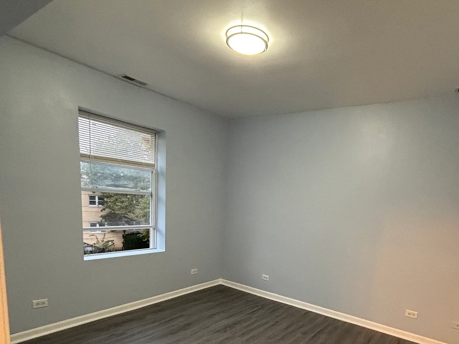 2 bed, 1000 sqft, $1,800 — Photo 2