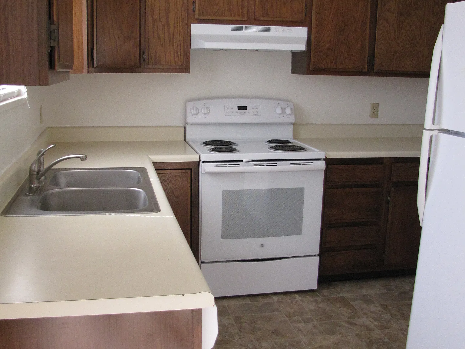 2 bed, $1,100 — Photo 4