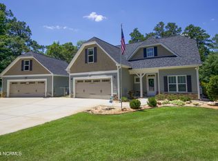 3004 Hemingway Ln, Hope Mills, NC 28348