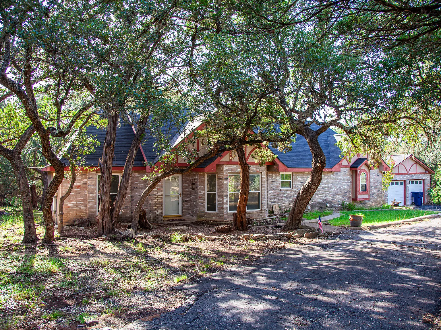3 bed, 1700 sqft, $2,900 — Photo 2
