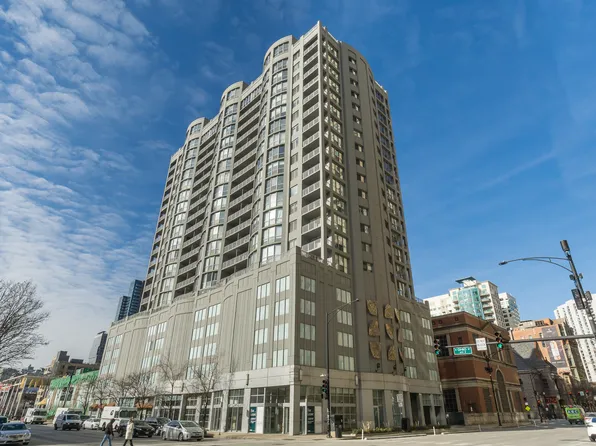 600 N Dearborn St APT 1112, Chicago, IL 60654