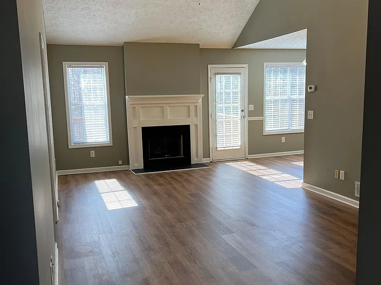 106 Oakwood Cir — Photo 12