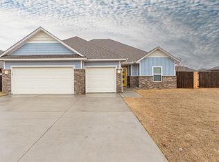 1001 SW 14th St, Moore, OK 73160