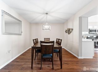 48 Sapphire Ln, Franklin Park, NJ 08823