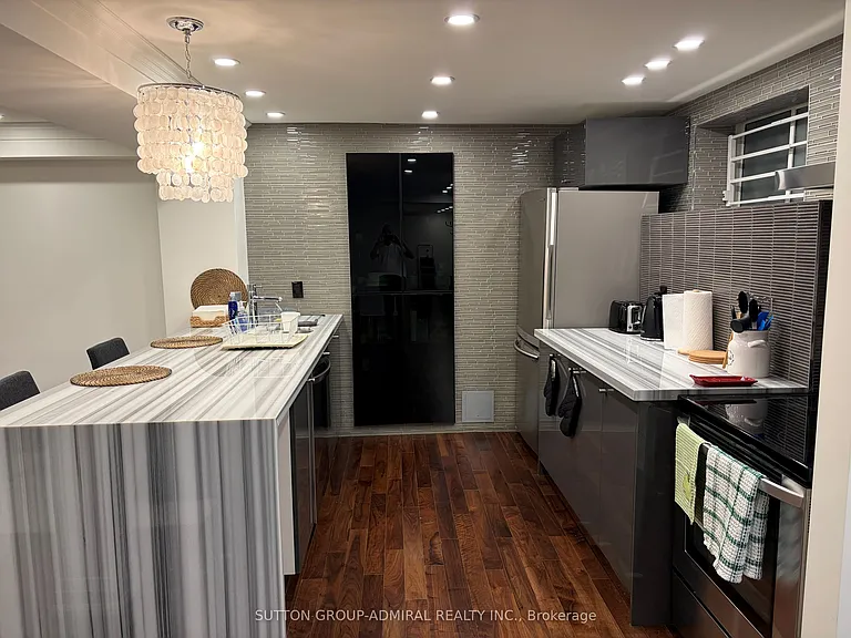 107 Princeton Gate #BASEMENT — Photo 8
