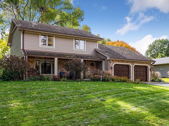 2nd image of 3635 Evergreen Ln N