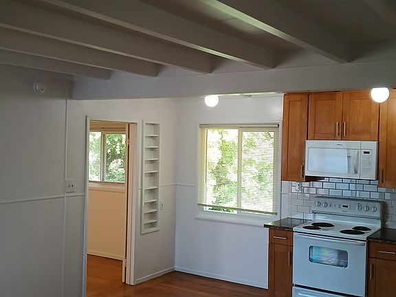 3rd image of 17 Merrydale Rd