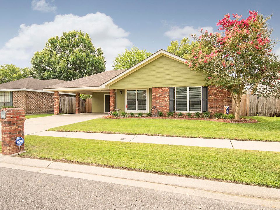 1st image of 104 Stable Creek Dr
