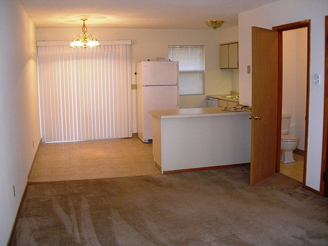 Center apt 3 kitchen_05092017