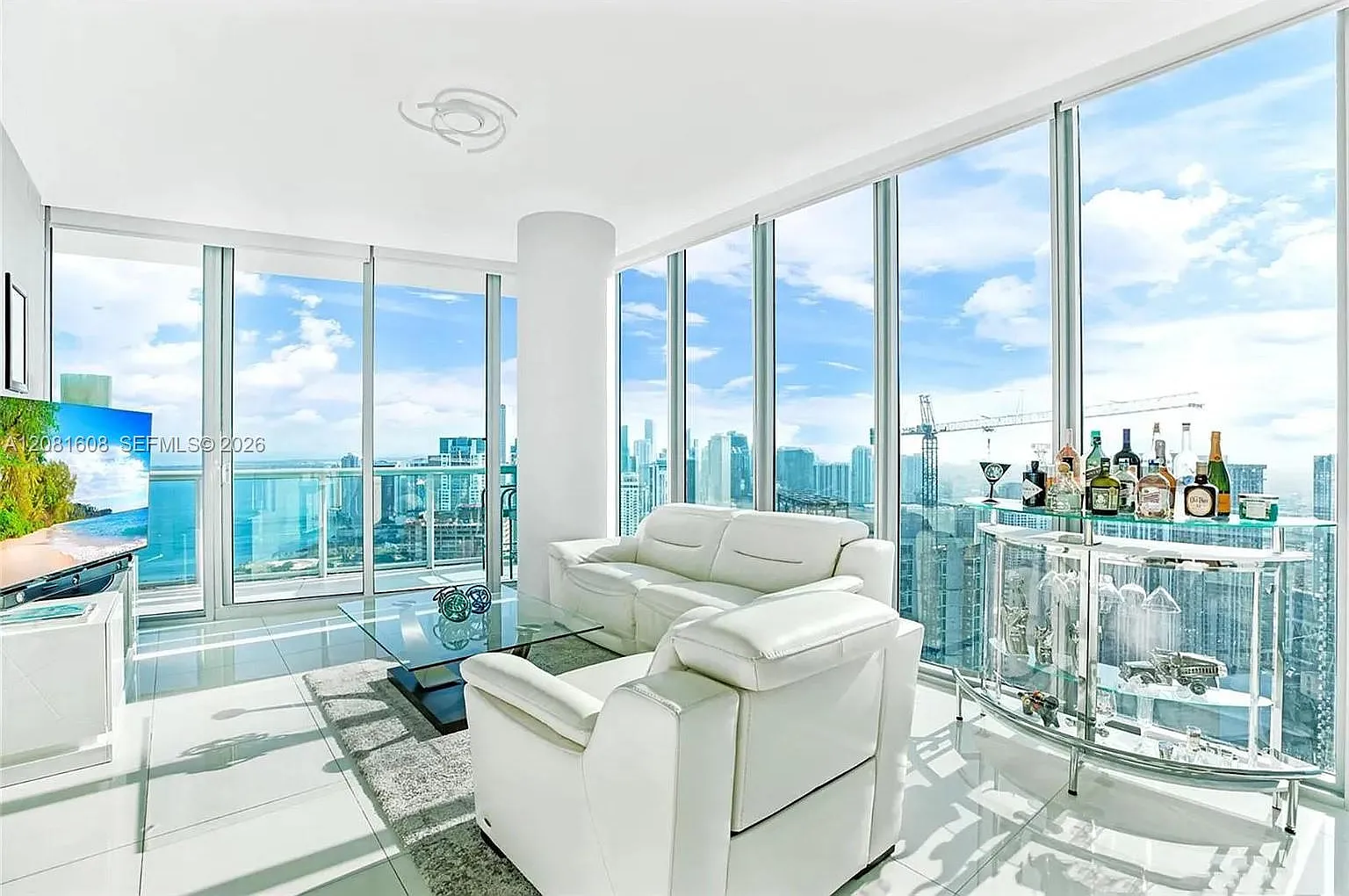 Marinablue Condo — Photo 2