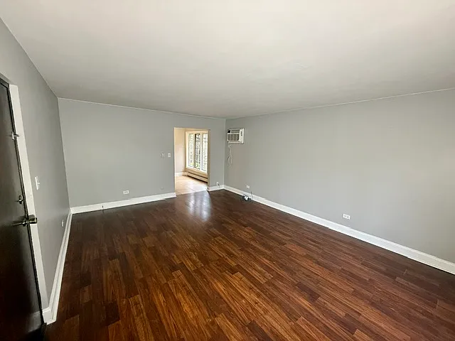 3 bed, 1100 sqft, $2,800 — Photo 2