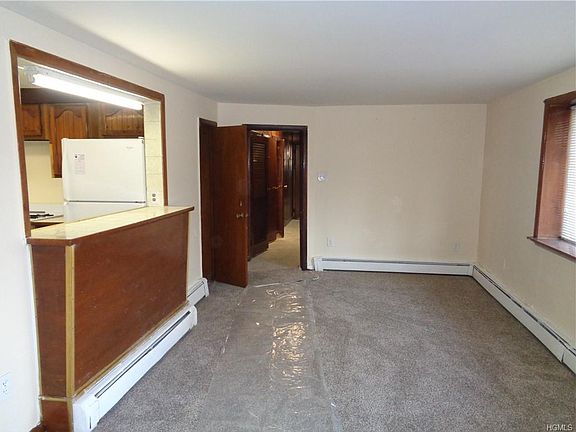 2nd image of 16 Leeside Dr