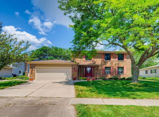 4107 Victoria Dr, Hoffman Estates, IL 60192