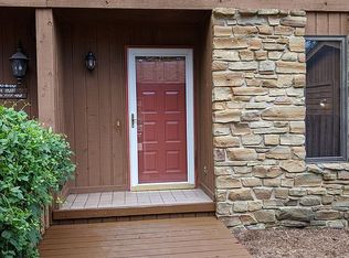 3189 Sycamore Dr, Columbus, IN 47203