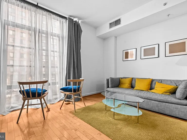 437 New York Ave NW #206 — Photo 9