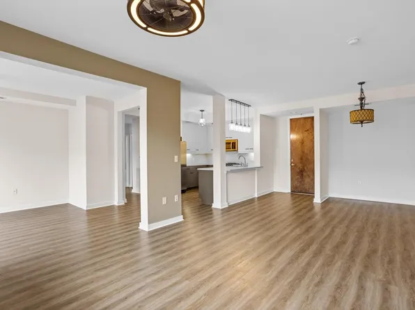 200 Manufacturers Rd APT 318, Chattanooga, TN 37405