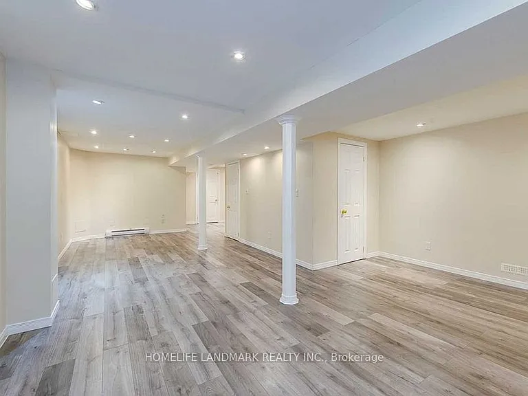 2319 Springfield Cres — Photo 16