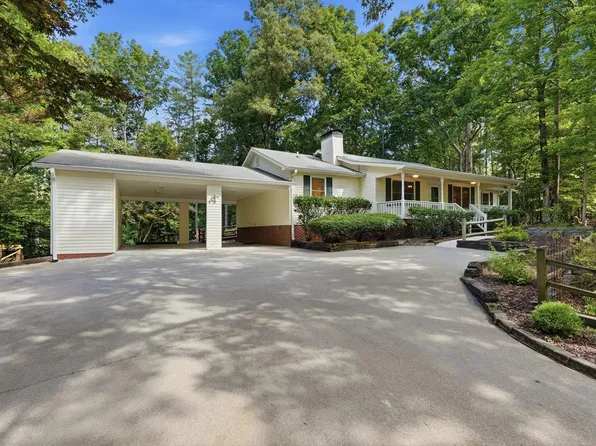 54 Choctaw Dr, Ellijay, GA 30540