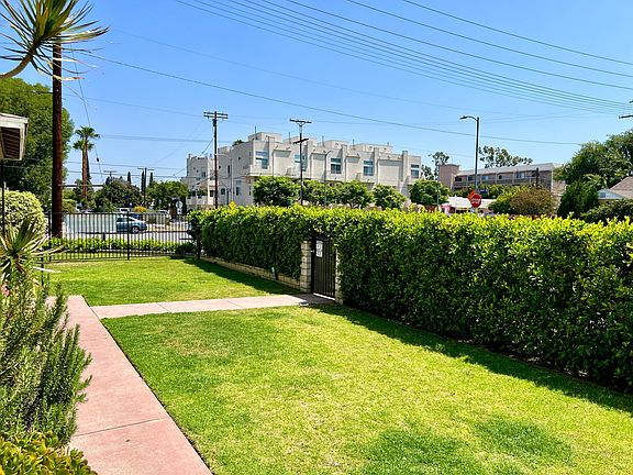 5th image of 11912 Burbank Blvd #2