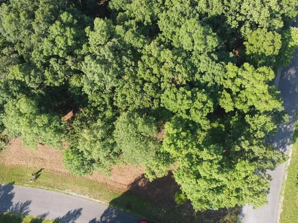 31 Old Hillcrest Dr, Murray, KY 42071