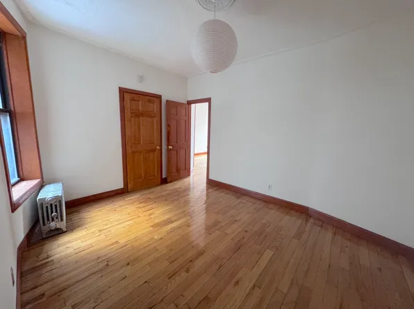 329 Bedford Avenue image 1 of 7