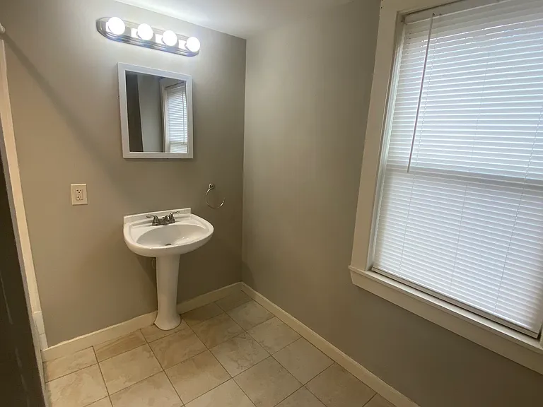 23-25 Congress St #1 — Photo 9