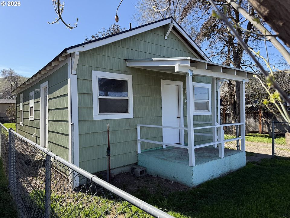 1st image of 2406 E 10th St