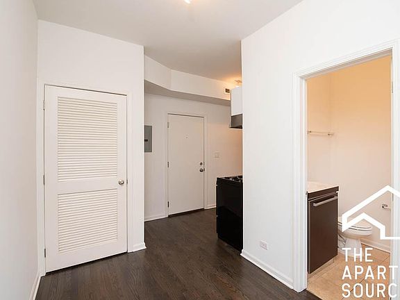 4th image of 5058 N Winthrop Ave #305