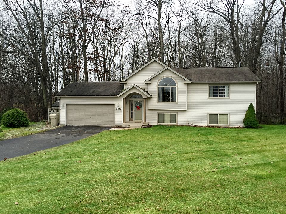 1st image of 2832 Leaf Ct NE