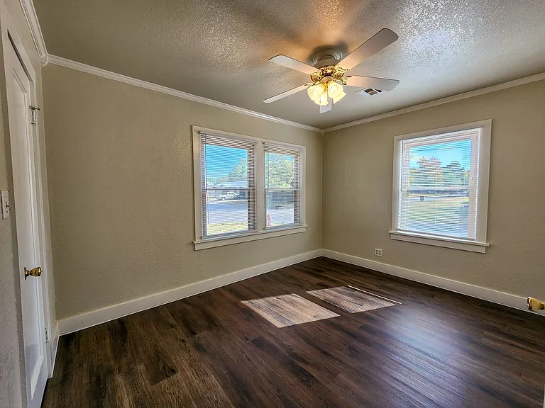 1002 Overland Ct — Photo 27