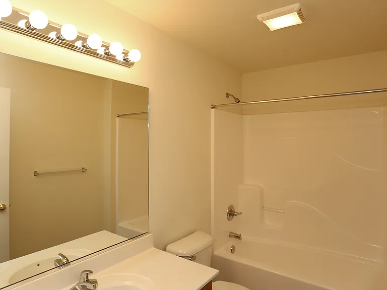 The Ridge Apartments — Photo 12