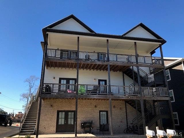1st image of 26 Parkview Dr