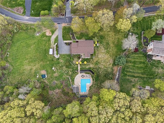 3rd image of 99 Burlingame Rd