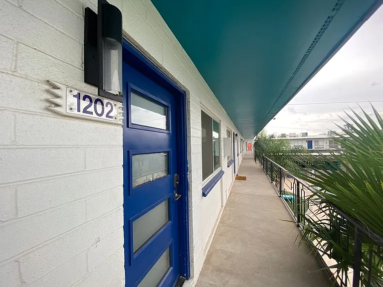 1 and 2 Bedrooms Great Location with Community Pool and Onsite Laundry! 1/2 of Mile from U of A — Photo 62