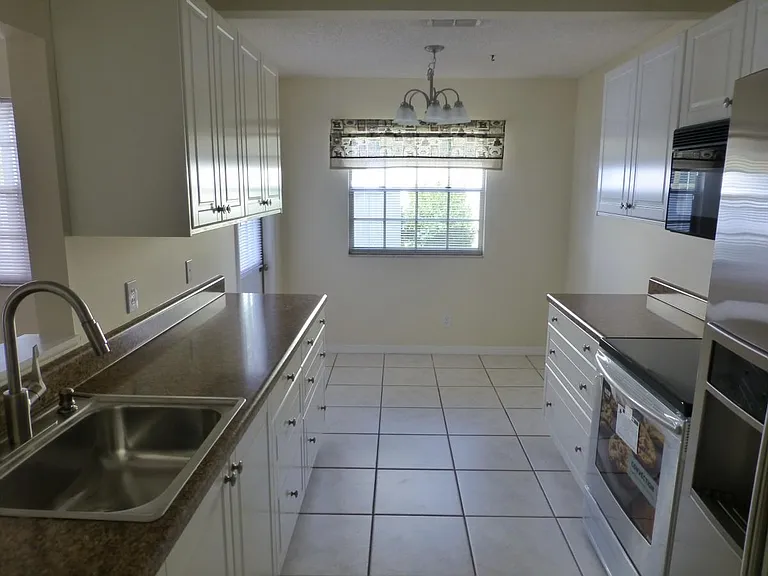 912 Highlands Blvd — Photo 6
