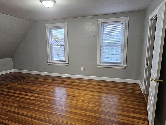 3rd image of 2 Hope St #3