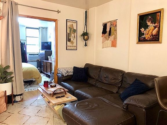 3rd image of 146 Forsyth St APT 4B