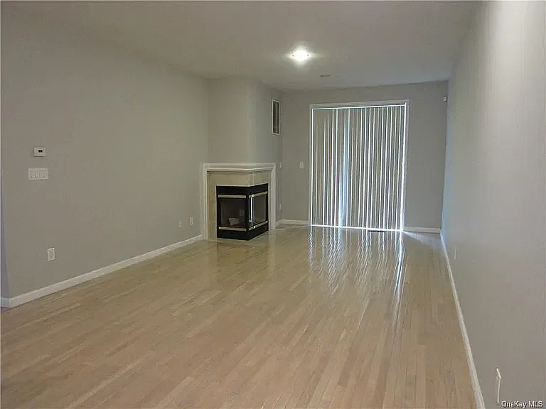Half Moon Bay Dr, Croton On Hudson — Photo 2