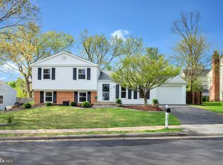 519 Merlins Ln, Herndon, VA 20170