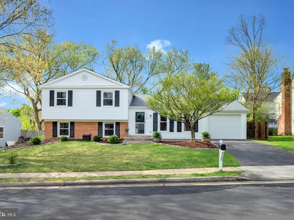 519 Merlins Ln, Herndon, VA 20170