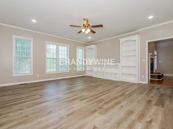 5th image of 1022 SW Twin Creek Dr