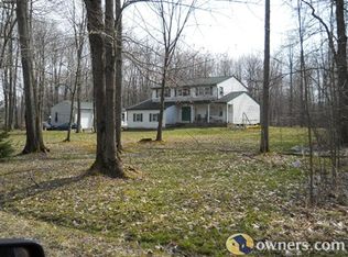 17053 Hart Rd, Montville, OH 44064