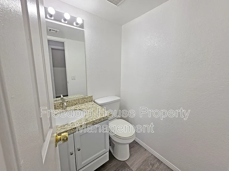 670 Bourbon St #2 — Photo 15