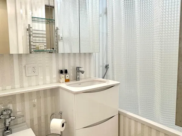 309 East 87th Street image 11 of 13