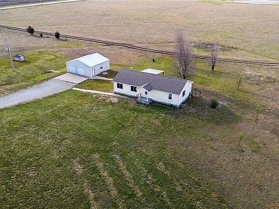 3rd image of 3080 Ellis Rd