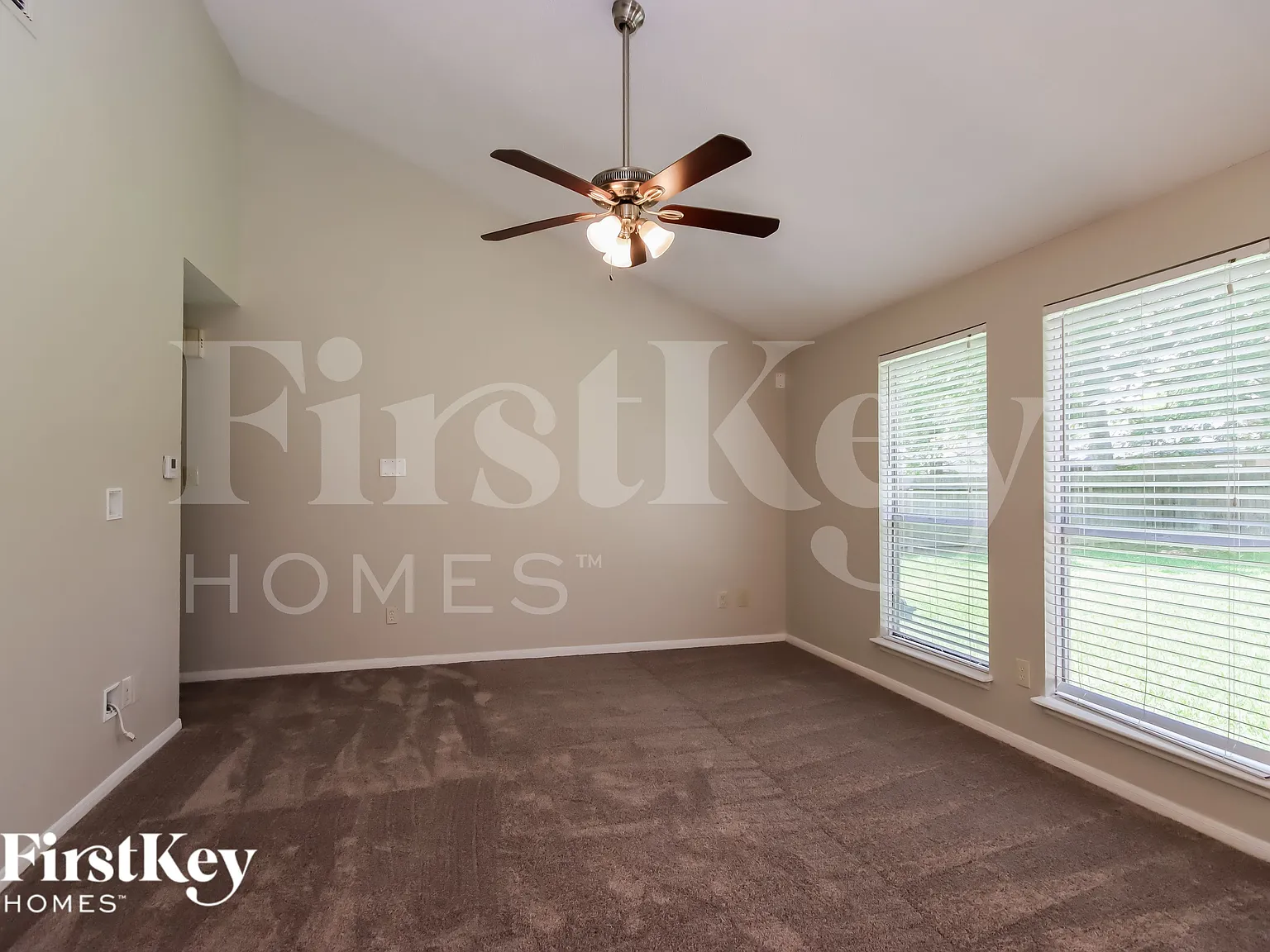 3 bed, 2.0 bath, 1249 sqft, $1,755 — Photo 3