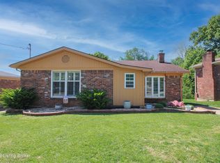 10706 Blackwood Rd, Jeffersontown, KY 40299