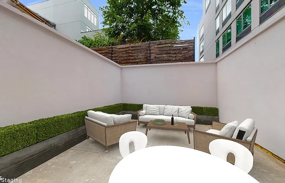 180 Franklin Ave #103