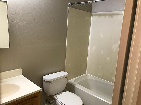2nd image of 111 Vieux Orleans Cir APT A
